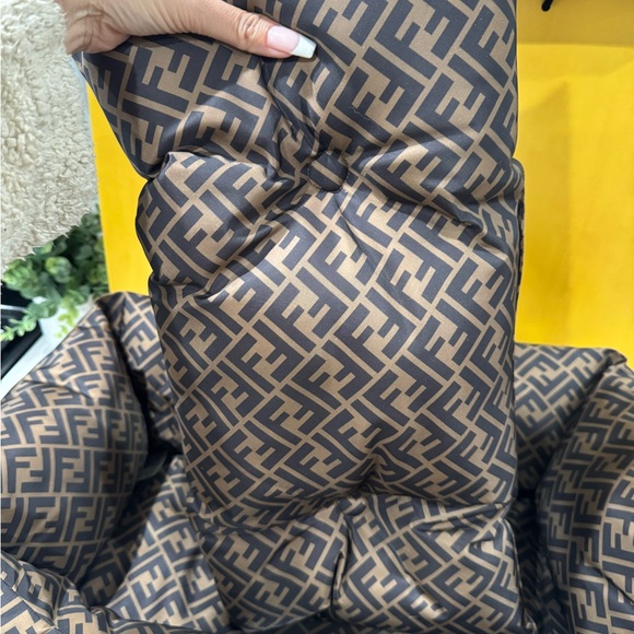 Authentic Fendi Monogram Pet Bed - Picture 2 of 14